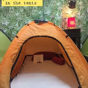  Hotel La Gaceta Camping